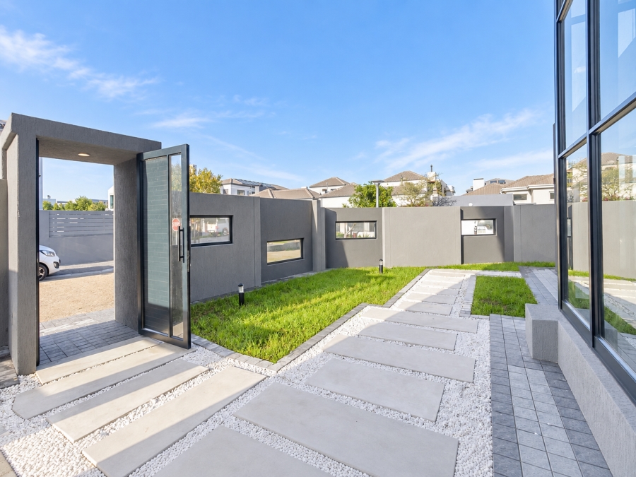 6 Bedroom Property for Sale in Sagewood Western Cape